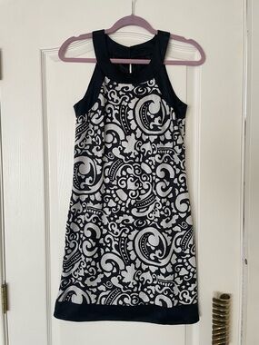 White House Black Market-Black and White Silk Dress Size 2